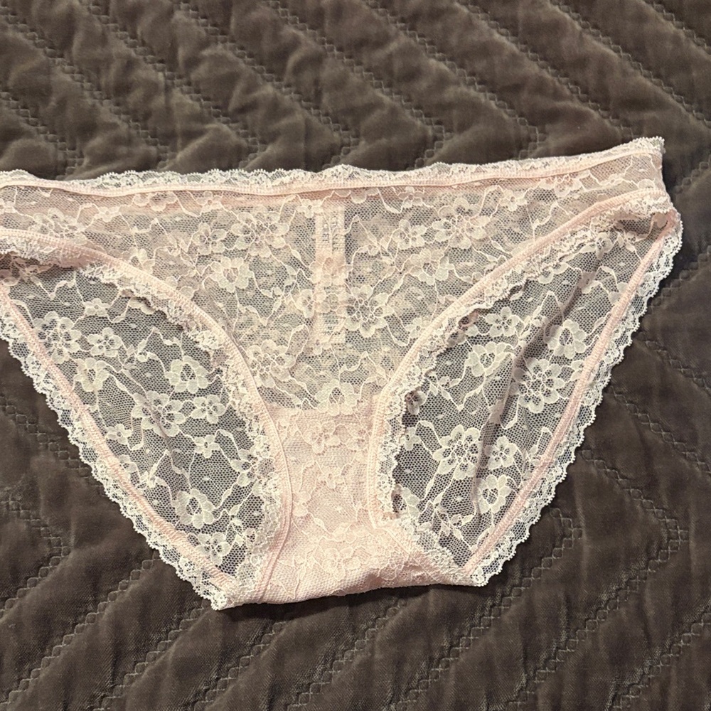 Victoria's Secret Floral Lace bikini Panties in Light Pink